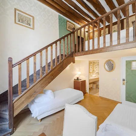 ド ラ ブルトヌリ パリ