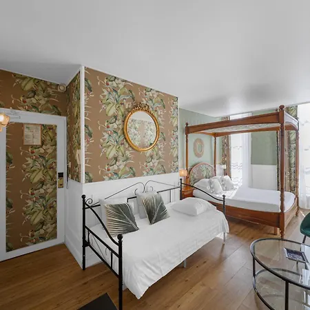 ド ラ ブルトヌリ 3* パリ