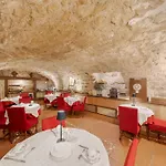 Hotel De La Bretonnerie 3*
