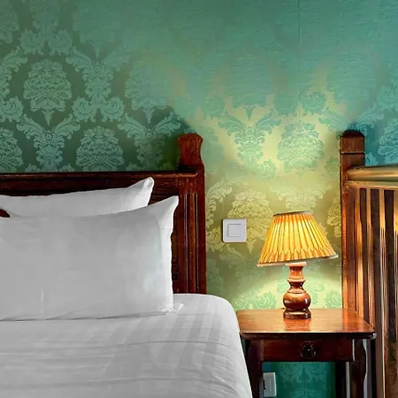 De La Bretonnerie 3*