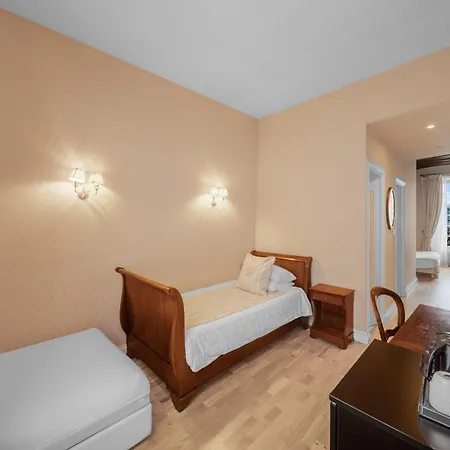 מלון De La Bretonnerie פריז