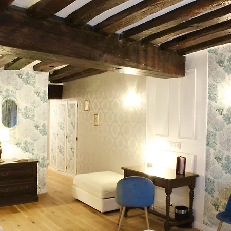 De La Bretonnerie 3*