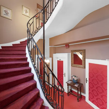 De La Bretonnerie 3*
