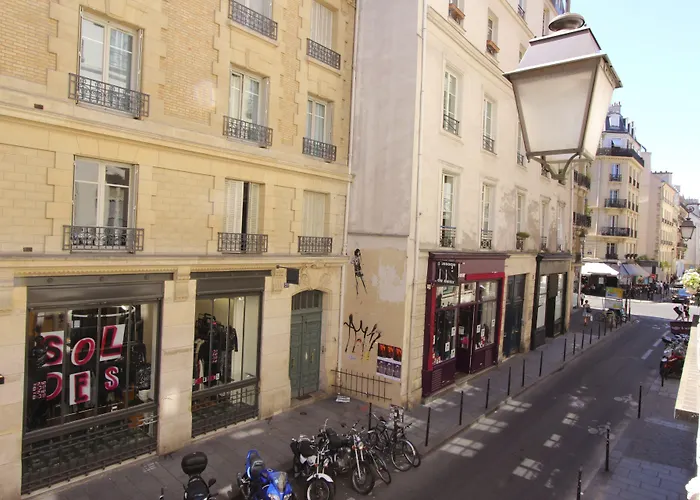 Hotel De La Bretonnerie Parijs
